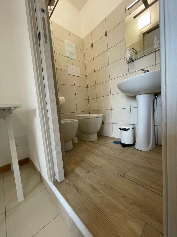 Double Room with Private Bathroom room - Image 2