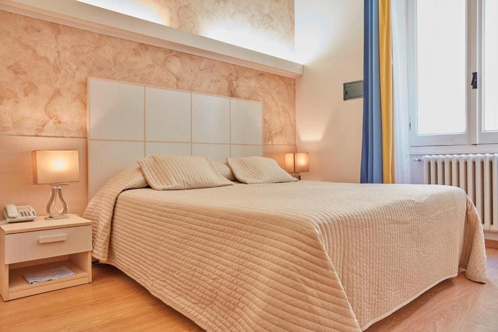 Standard Double or Twin Room room - Image 1