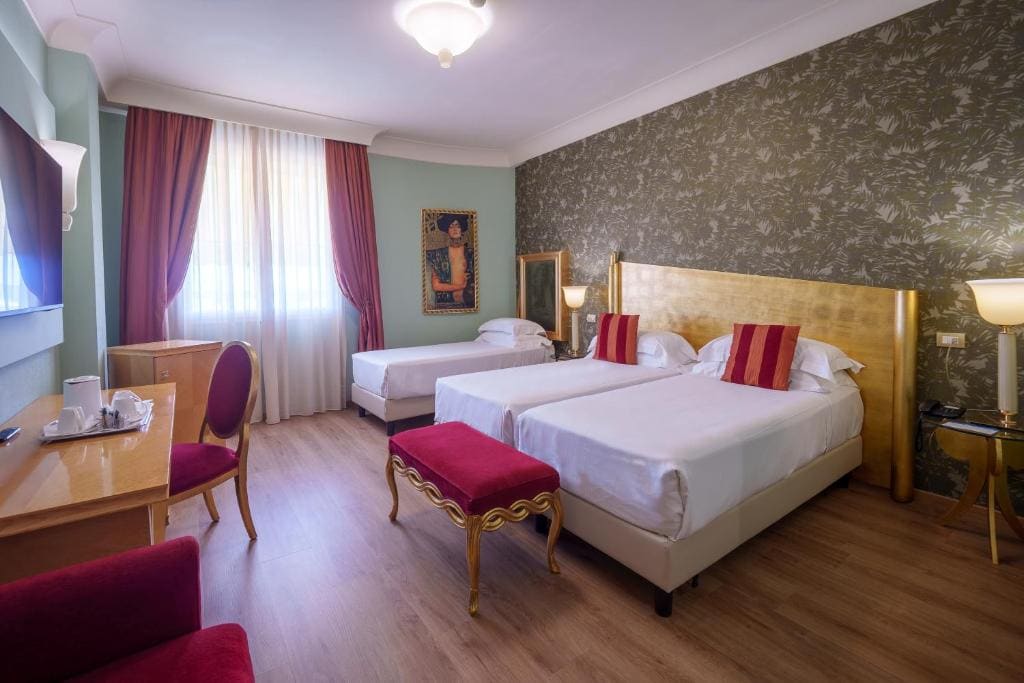 Deluxe Triple Room room - Image 2