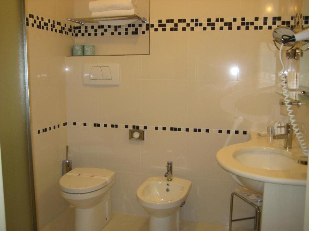 Classic Double Room room - Image 3