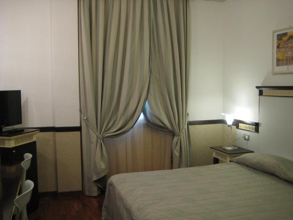 Classic Double Room room - Image 1