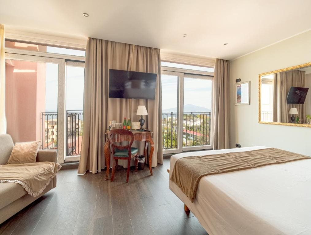 Deluxe Double or Twin Room room - Image 2