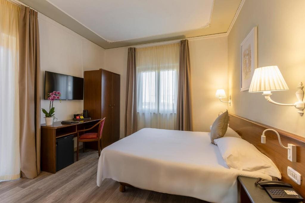 Double or Twin Room room - Image 3