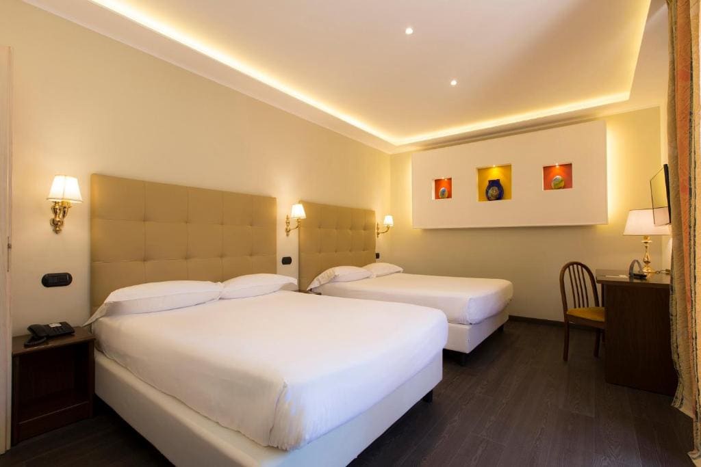 Quadruple Room room - Image 2