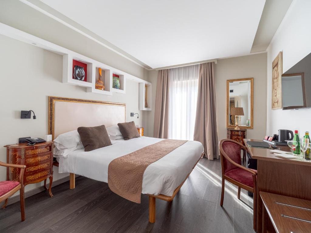 Superior Double or Twin Room room - Image 3