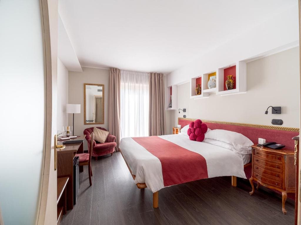Superior Double or Twin Room room - Image 1