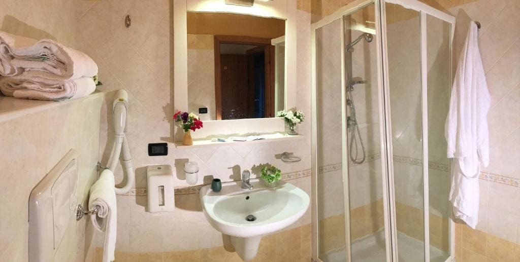 Double or Twin Room room - Image 3