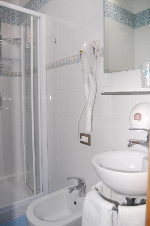 Quadruple Room with Terrace room - Image 2