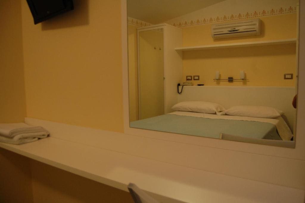 Quadruple Room with Terrace room - Image 3