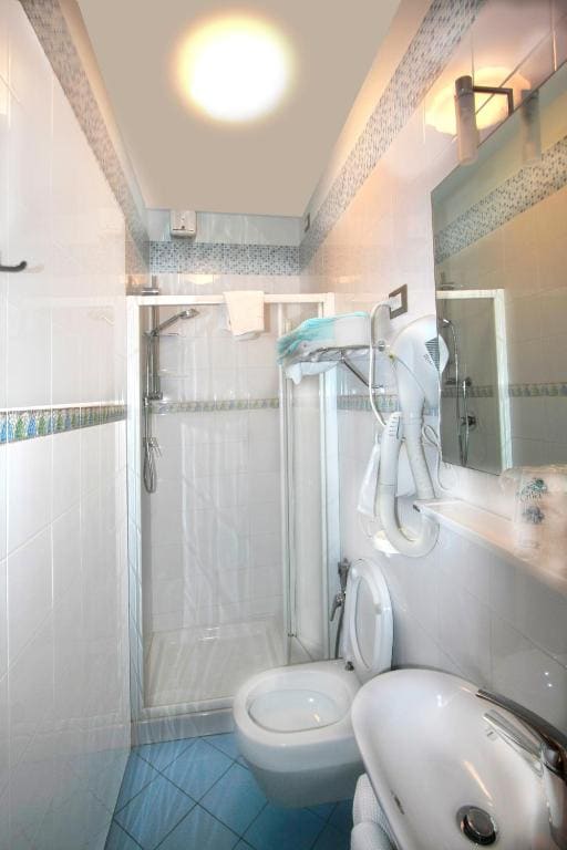Quadruple Room room - Image 2