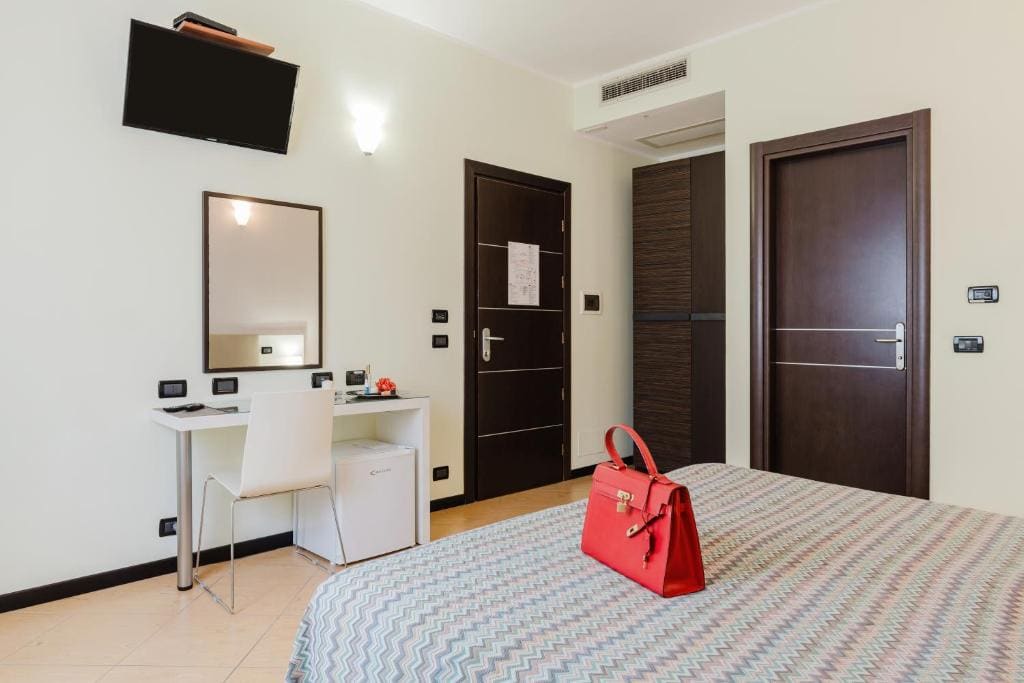 Standard Double or Twin Room room - Image 1