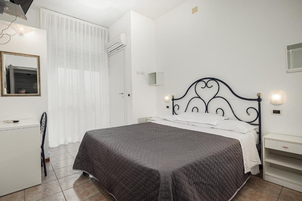 Double or Twin Room room - Image 2