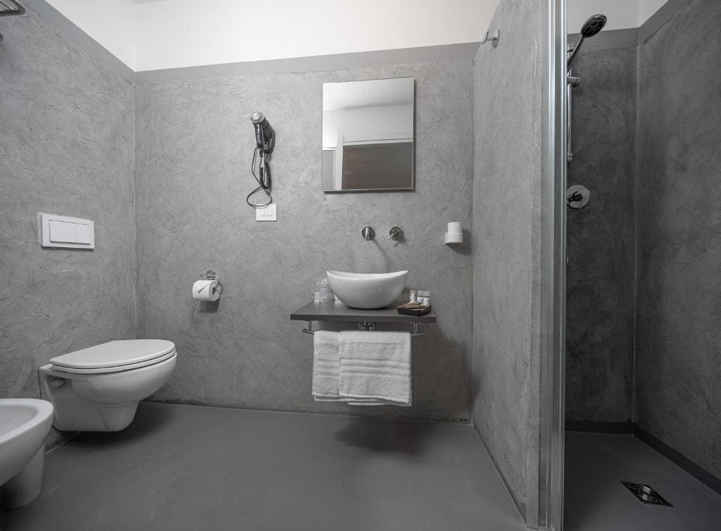 Economy Triple Room room - Image 3