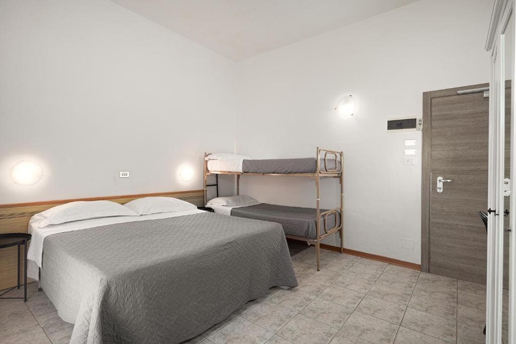Quadruple Room room - Image 2