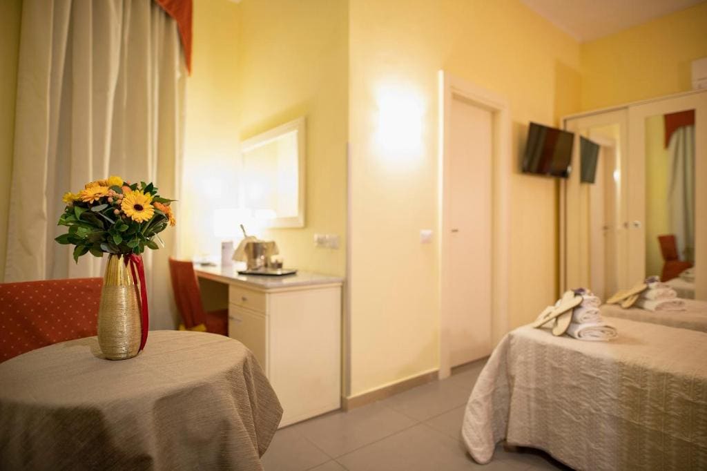Twin Room room - Image 1