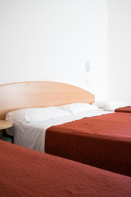 Quadruple Room with Balcony room - Image 3