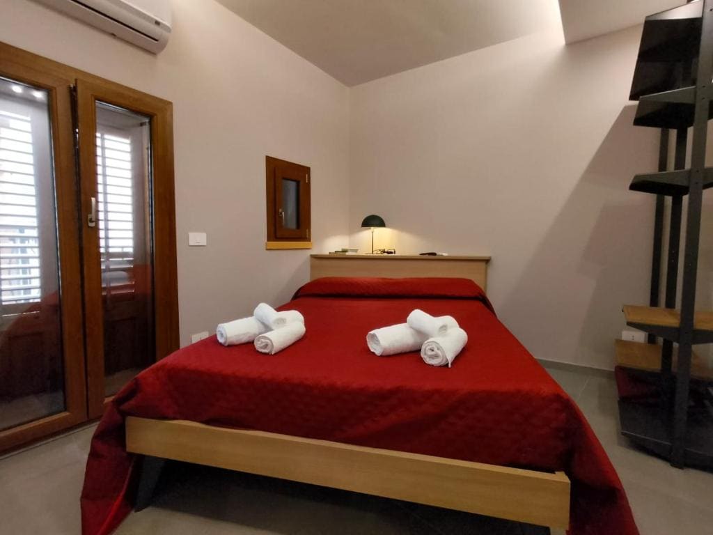 Superior Quadruple Room room - Image 1