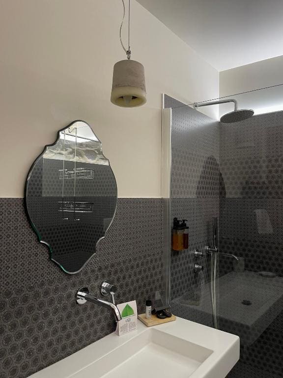 Deluxe Family Room room - Image 1