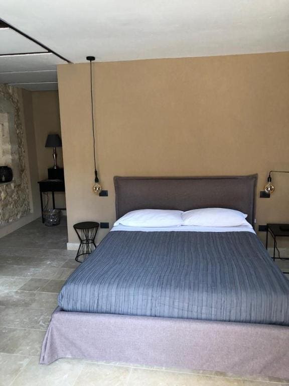 Deluxe Family Room room - Image 2