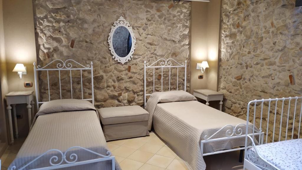 Family Room room - Image 2