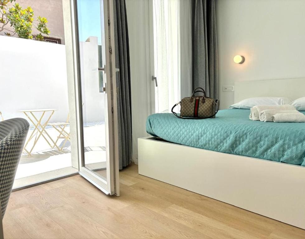 Double Room with Patio room - Image 1