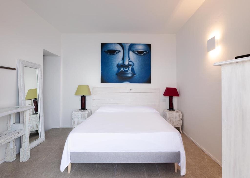Double Room with Sea View room - Image 2
