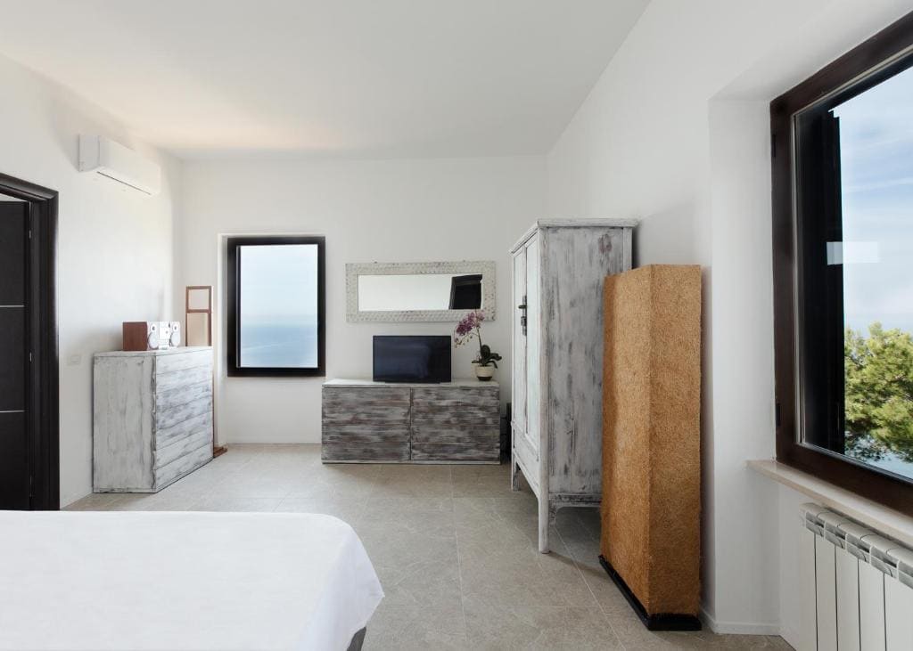 Double Room with Sea View room - Image 3