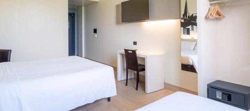 Triple Room - Disability Access room - Image 3