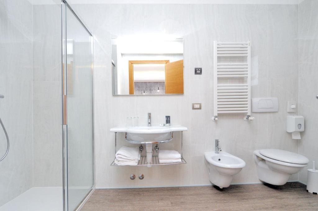 Junior Suite with Balcony room - Image 1