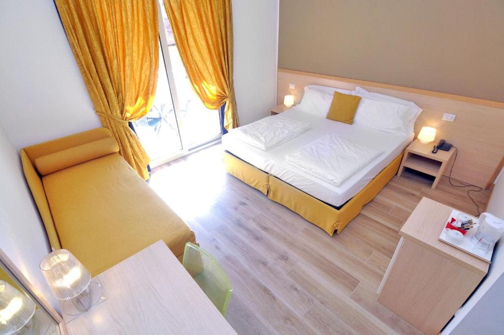Triple Room with Balcony room - Image 3