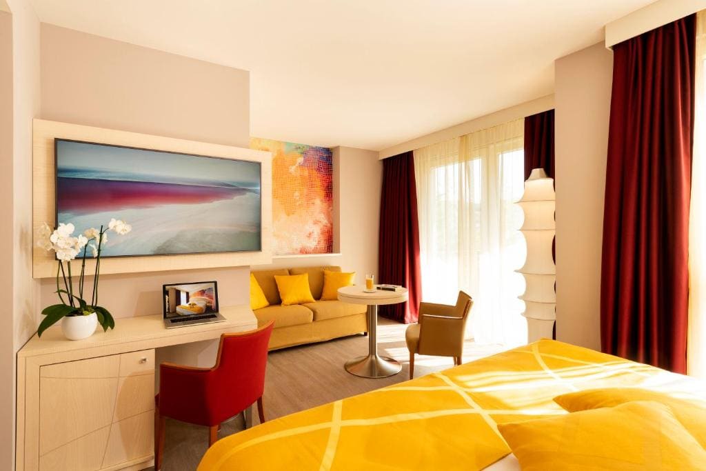 Deluxe Room room - Image 3