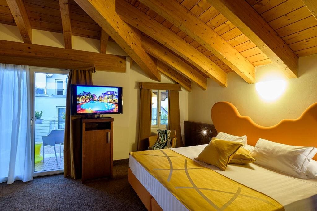 Elegance Double Room room - Image 2