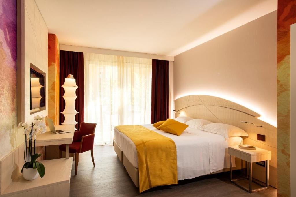 Trendy Double Room room - Image 3
