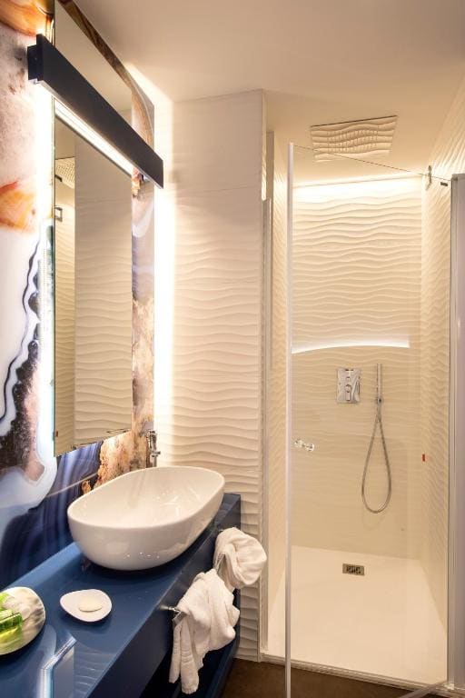 Trendy Double Room room - Image 1