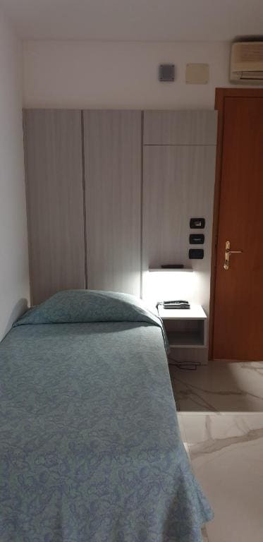 Single Room room - Image 1