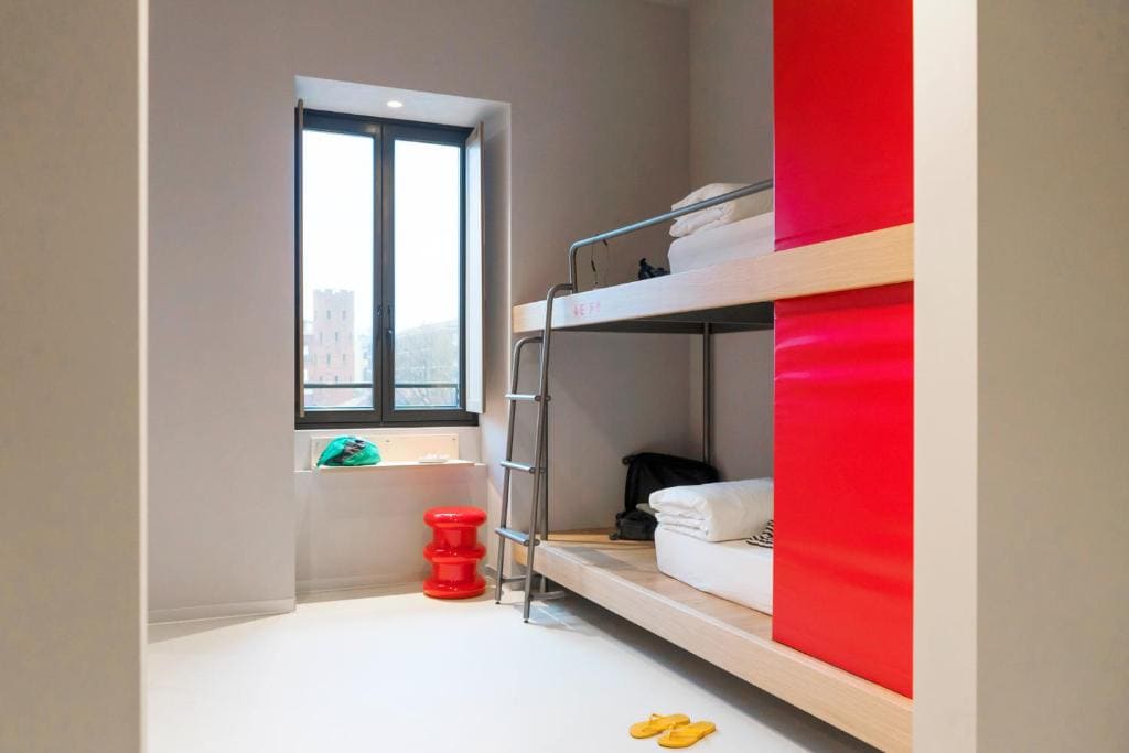 Bed in 6-Bed Mixed Dormitory Room room - Image 2