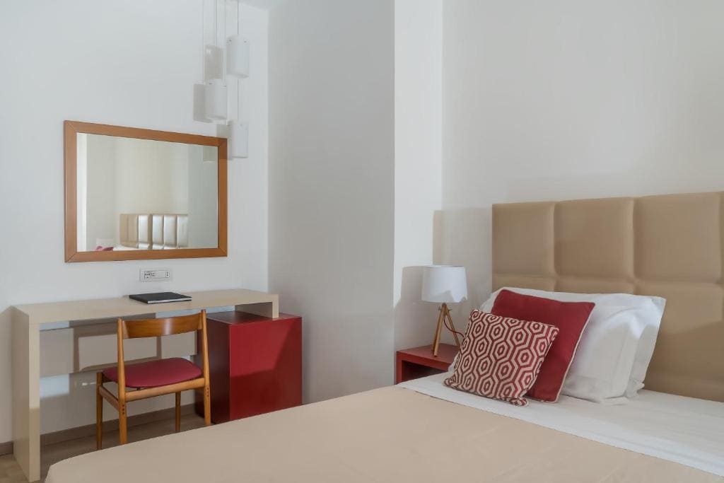 Family Room with Balcony room - Image 3