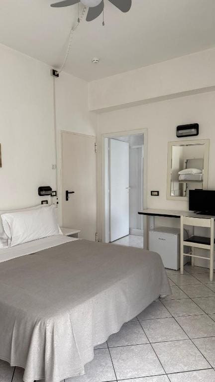 Double or Twin Room room - Image 2