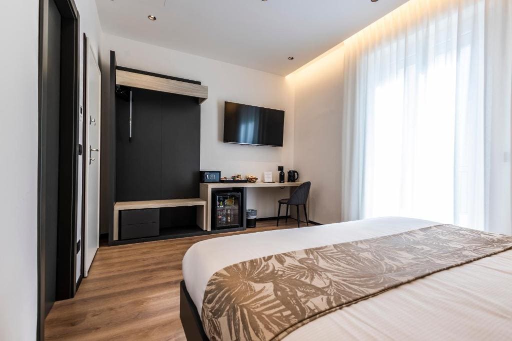King Room with Balcony room - Image 3