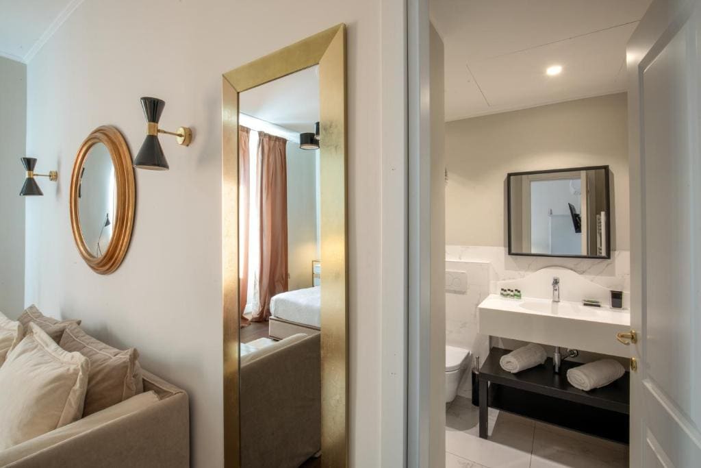 Deluxe Double Room with Extra Bed room - Image 3