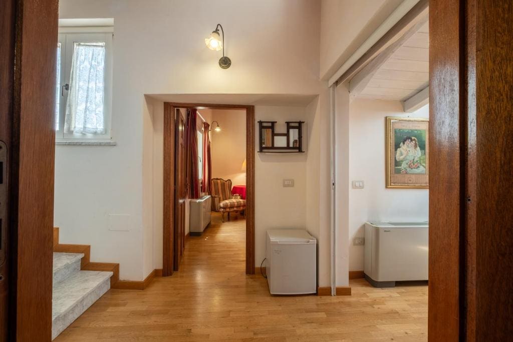 One-Bedroom Deluxe Apartment room - Image 3