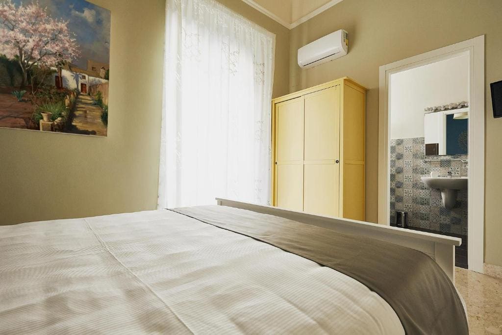 Deluxe Double Room room - Image 3