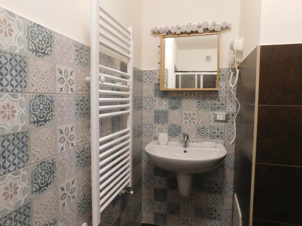 Deluxe Room room - Image 2