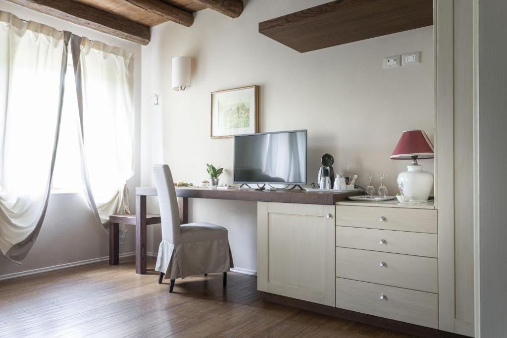 Double Room with Private Bathroom room - Image 2
