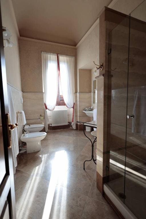 Superior Double Room room - Image 3