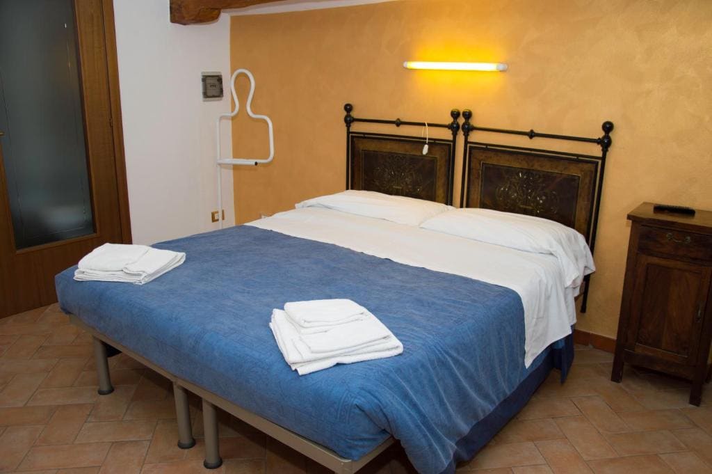 Double Room with Private Bathroom room - Image 1