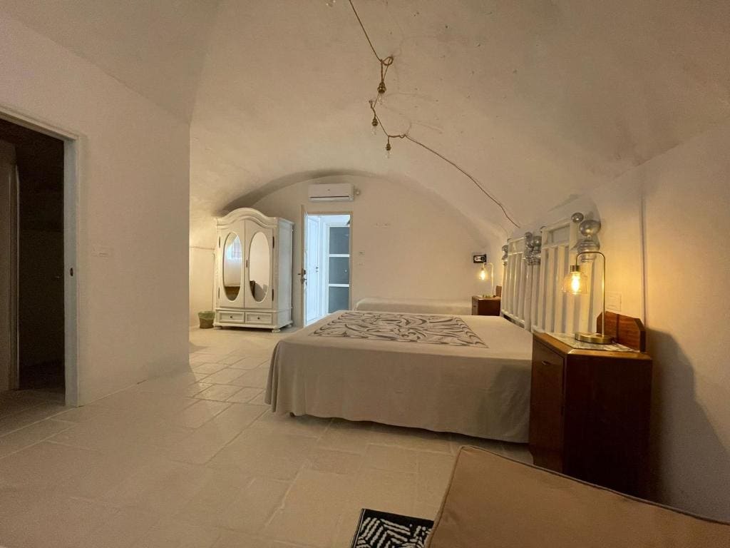 Luxury Quadruple Room room - Image 3