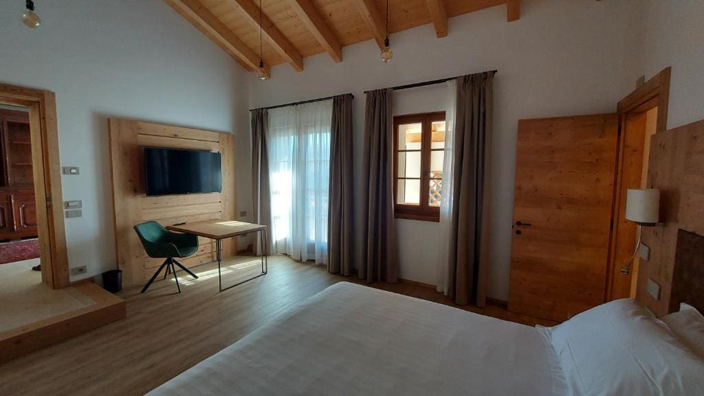 Superior Double Room room - Image 2