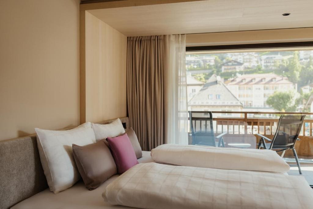Deluxe Double Room with Balcony room - Image 1