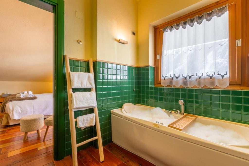 Superior Double or Twin Room with Balcony room - Image 3